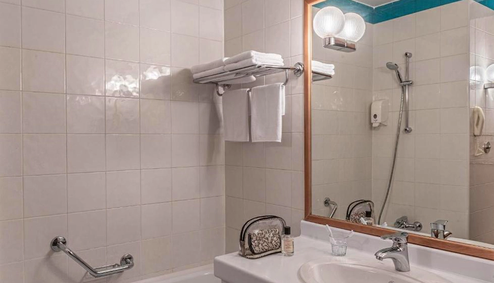 هتل کاسموس مسکو